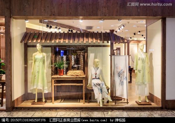 橱窗魔法 服饰摄影与生活美学的永恒对话